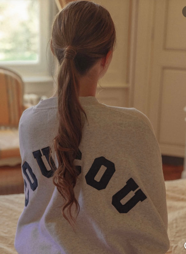Coucou sweater dark blue on grey