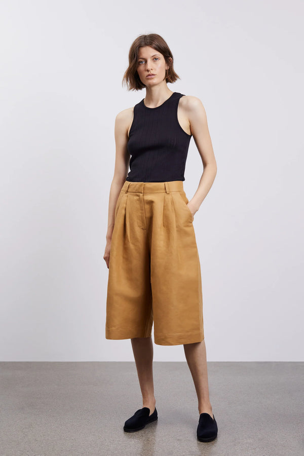 MUTO SHORTS GOLDEN BROWN