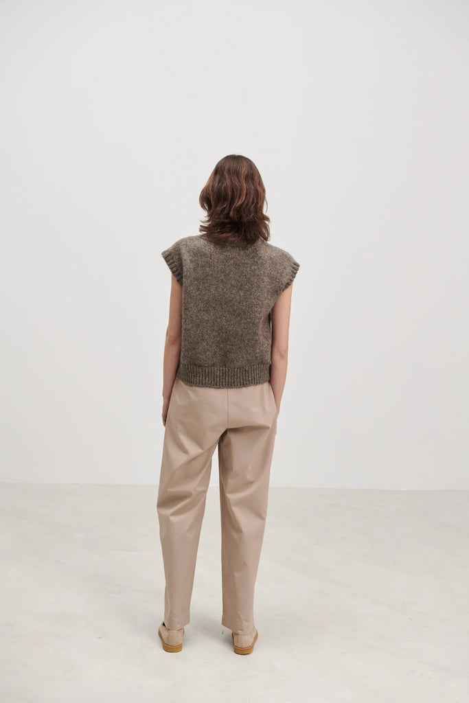 PENNY VEST LIGHT BROWN